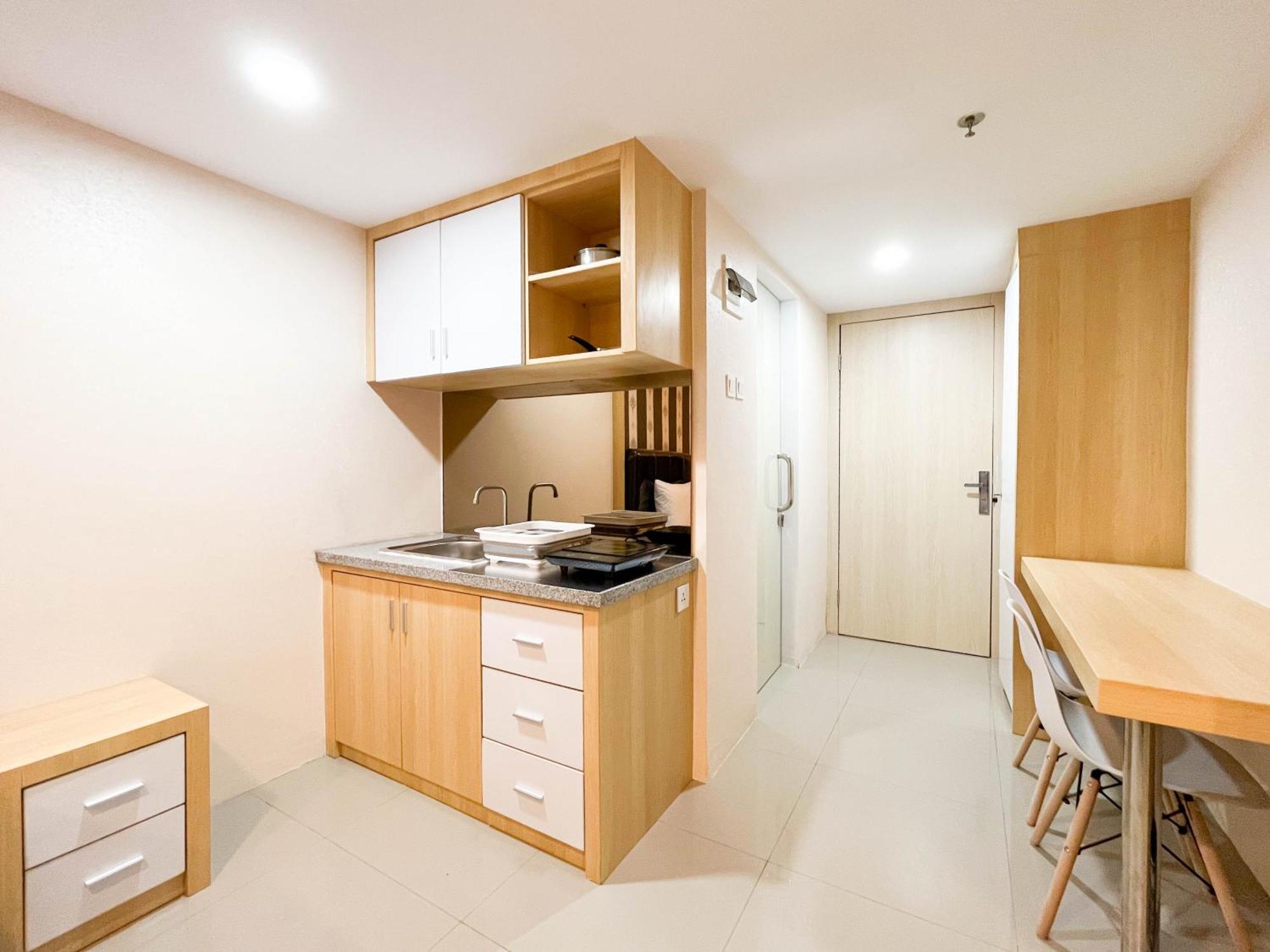 Comfortable And Tidy De Prima By Travelio Medan